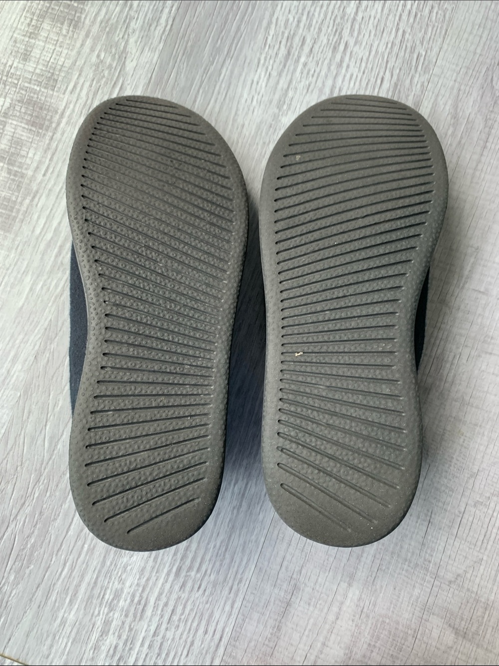 allbirds Women’s Black Wool Slip-On Loafers, Size 8. - Picture 3 of 5